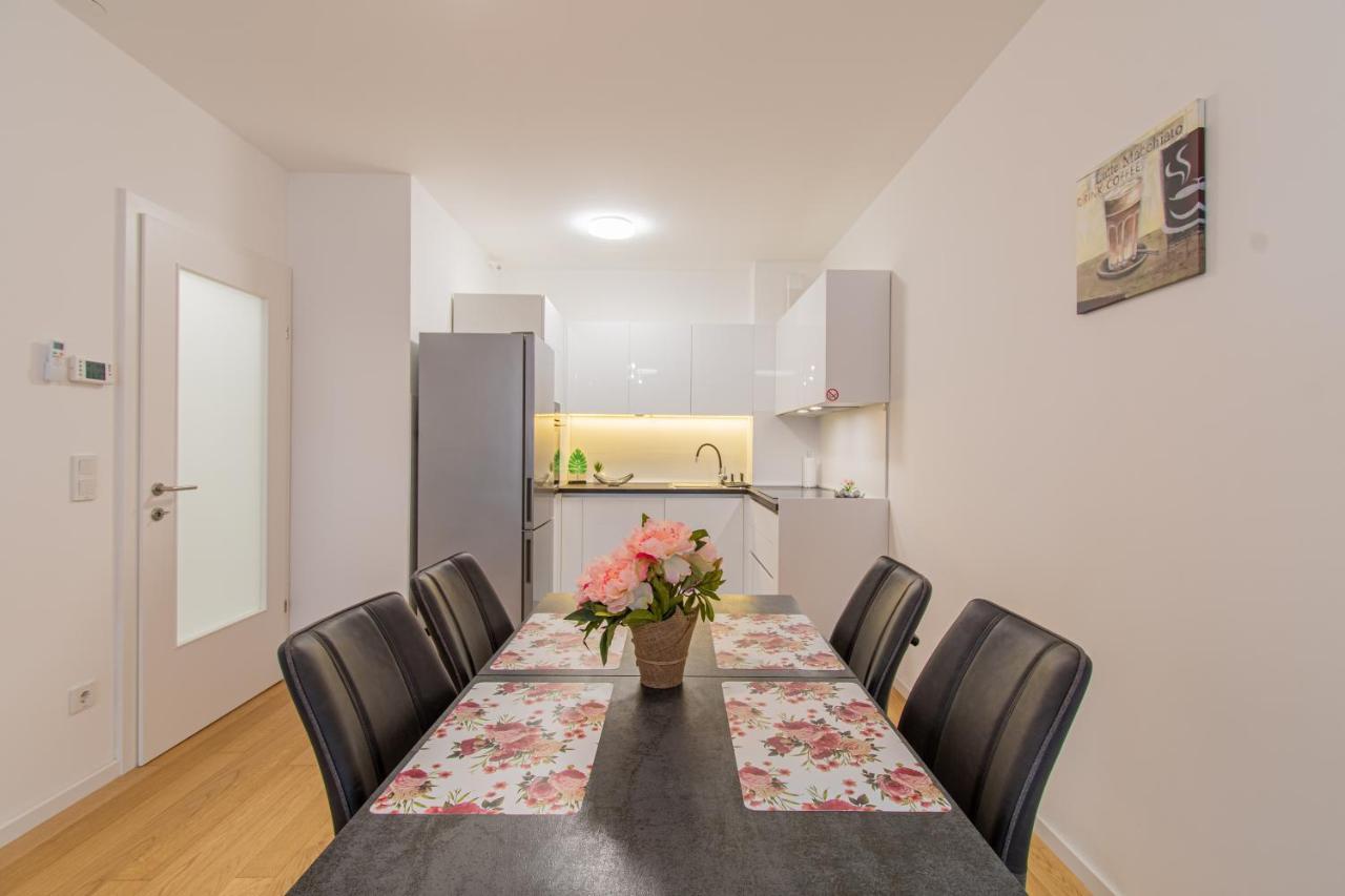 Flexible Selfcheckins 42 - Zagreb - Luxury - Garage Parking - Loggia - Brand New Apartment Luaran gambar