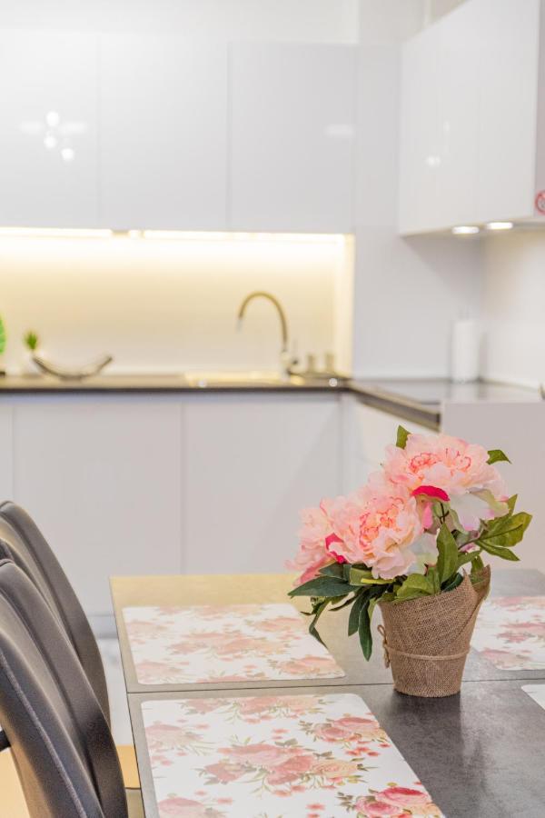 Flexible Selfcheckins 42 - Zagreb - Luxury - Garage Parking - Loggia - Brand New Apartment Luaran gambar
