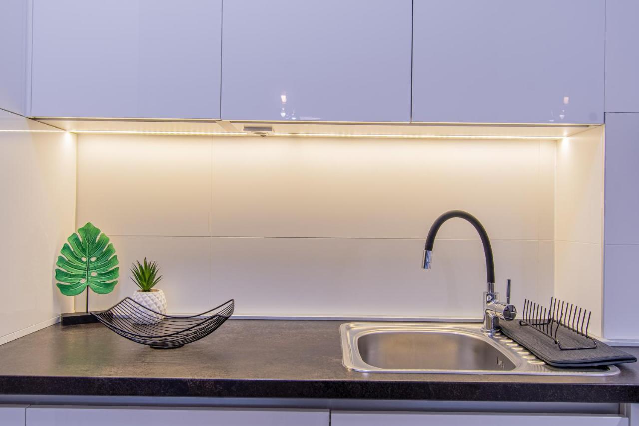 Flexible Selfcheckins 42 - Zagreb - Luxury - Garage Parking - Loggia - Brand New Apartment Luaran gambar